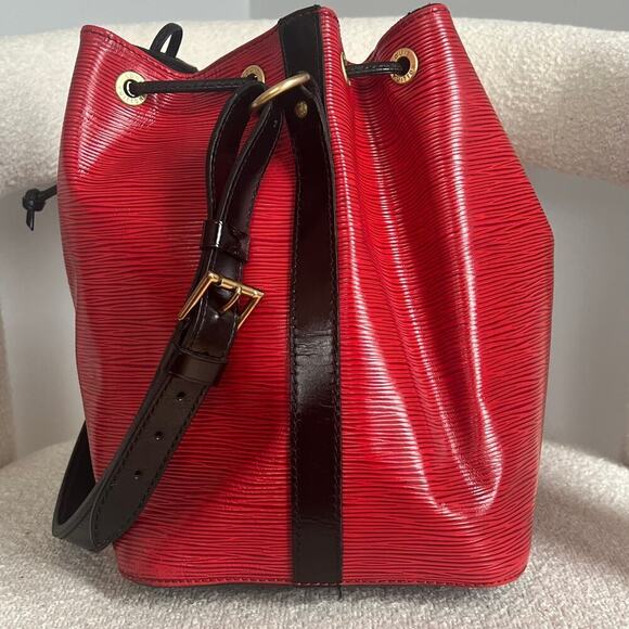 Louis Vuitton Petit Noe Epi Bucket Bag with Dustbag - Picture 6 of 14